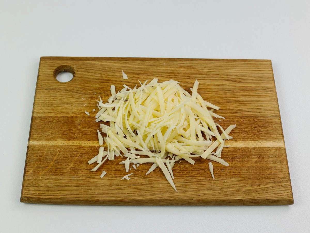 Шаг 5: Свинина с авокадо под сырной шапкой