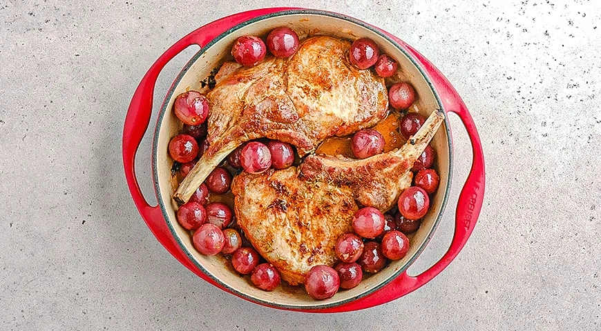 Свинина с виноградом: шаг 5