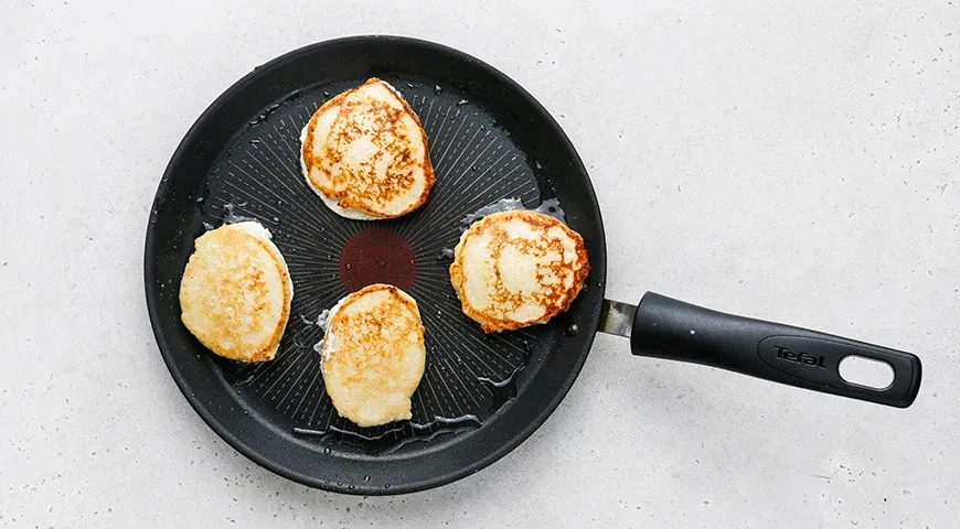 Сырники из творога без муки и манки: шаг 5