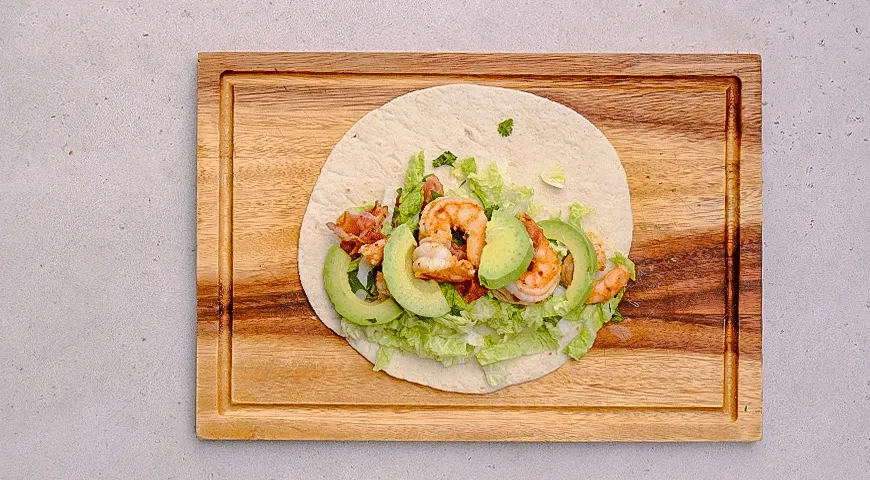 Тако с креветками, авокадо и беконом: шаг 5