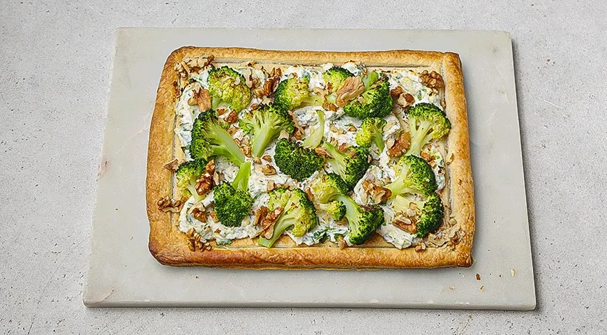 Тарт с брокколи, сыром и орехами: шаг 5