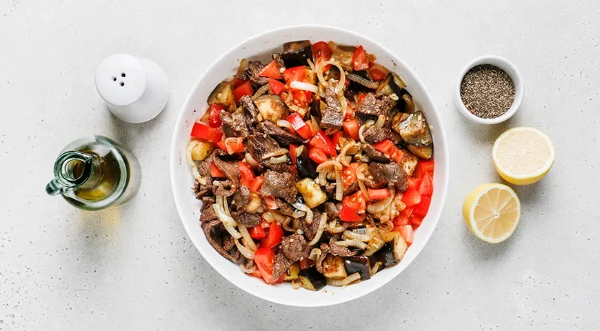 Теплый салат с говядиной и баклажанами: шаг 5