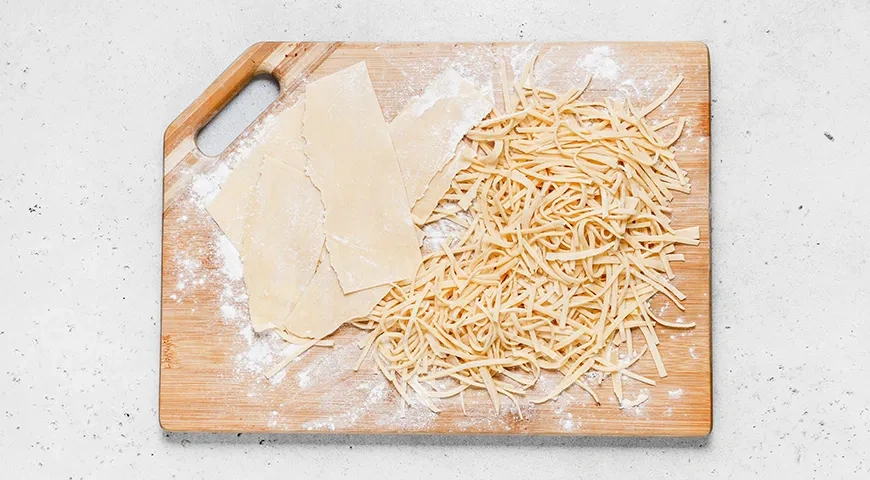 Токмач (татарский суп с лапшой): шаг 5