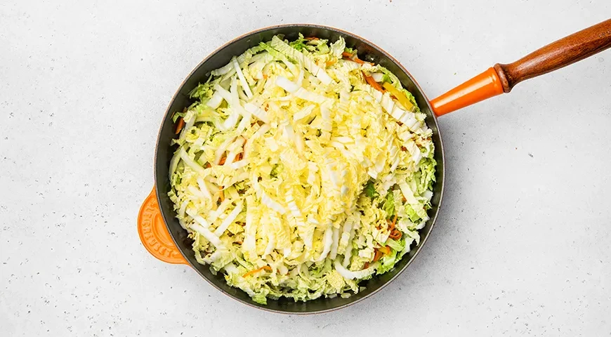 Тушеная пекинская капуста: шаг 5