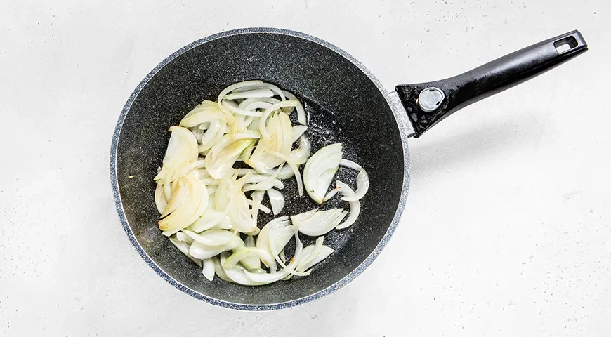 Тушенная капуста с шампиньонами: шаг 5