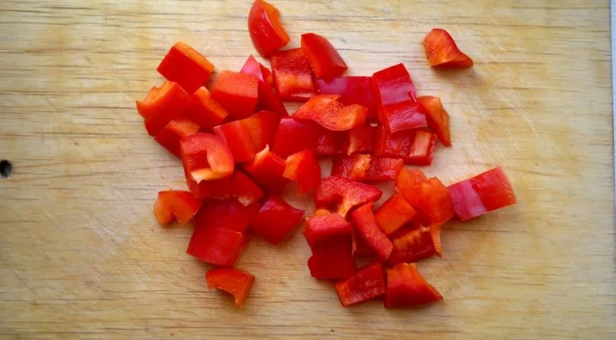 Тёплый салат из чечевицы, куриной печёнки и сладкого перца: шаг 5