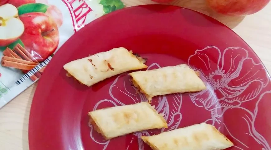 Яблочные "трубочки" с яблочный джемом с корицей Махеевъ к 8 Марта: шаг 5