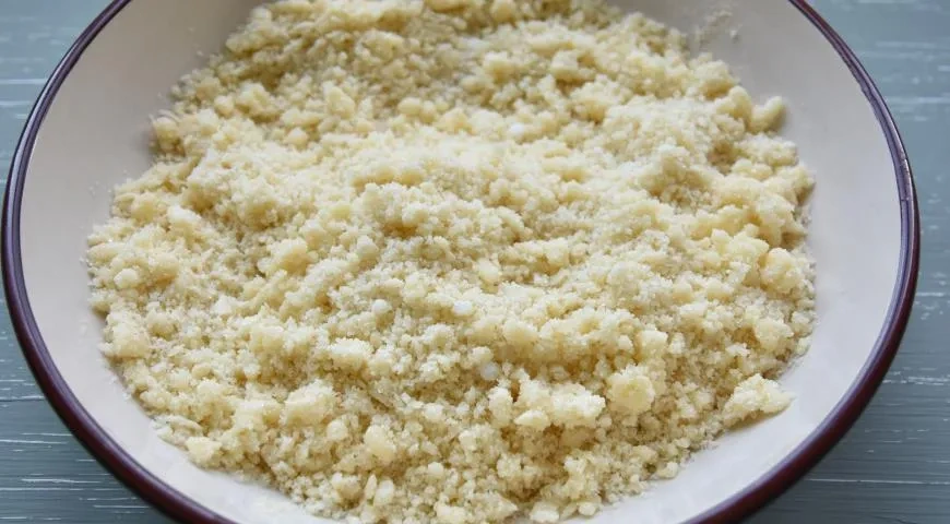 Яблочный пирог с штрейзельной крошкой: шаг 5