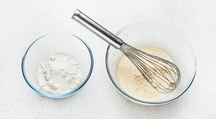 Яблочный рулет на сгущенном молоке: шаг 5