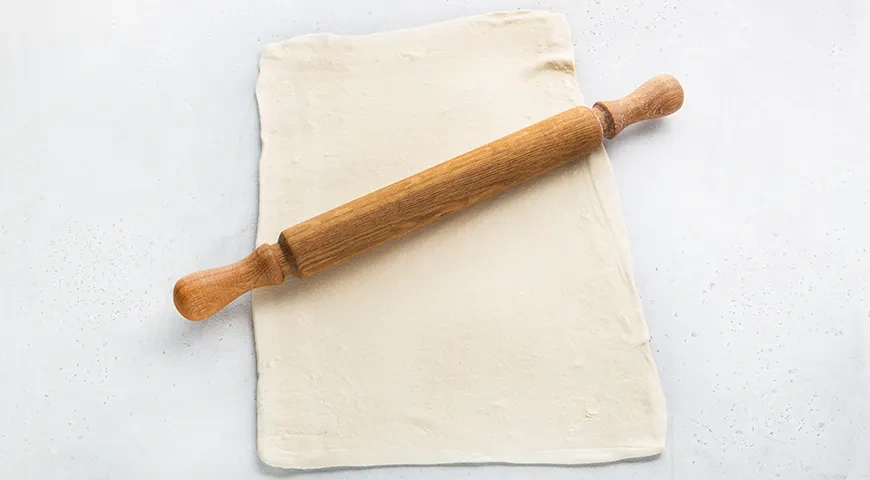 Яблочный штрудель из слоеного теста: шаг 5