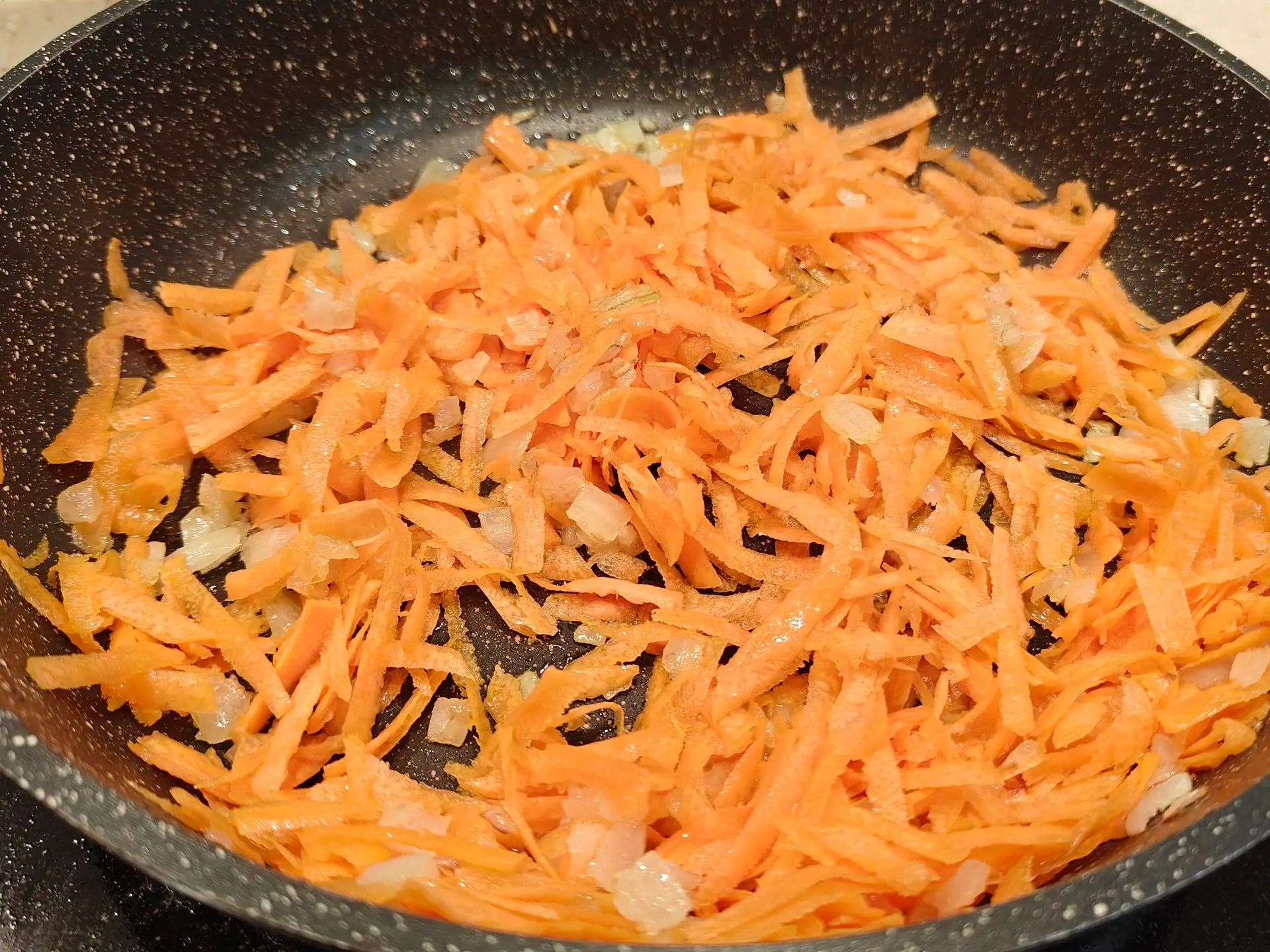 Шаг 5: Закусочные шампиньоны на сковороде