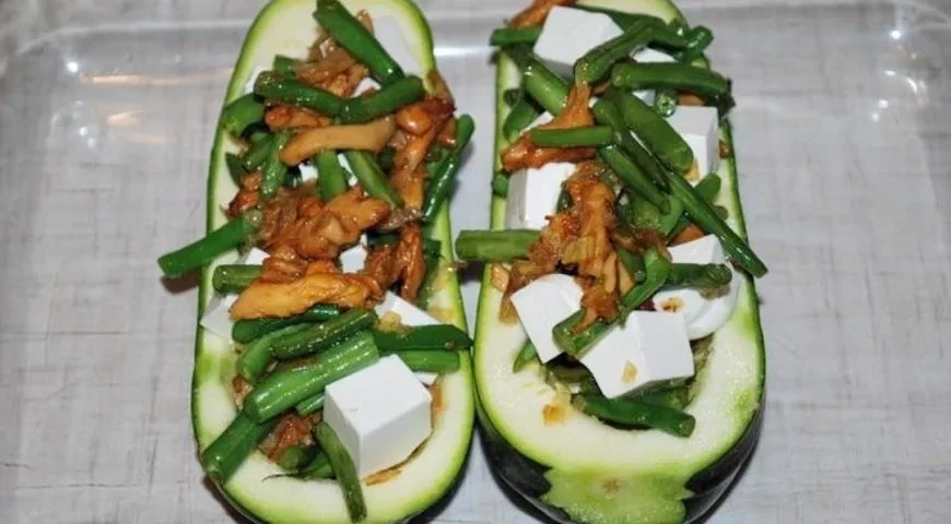 Запеченные цукини с лисичками и фетой: шаг 5