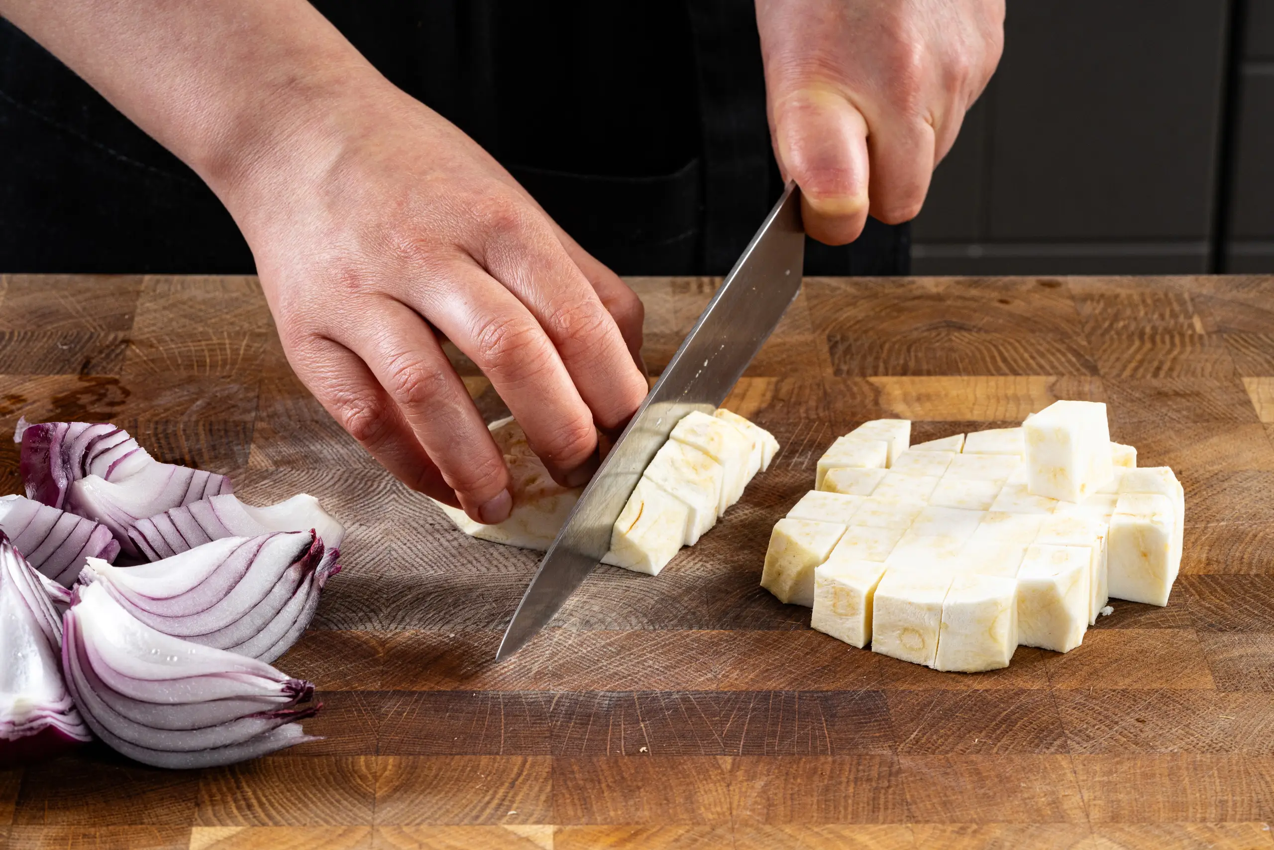 Шаг 5: Запеченные колбаски с каштанами и сельдереем