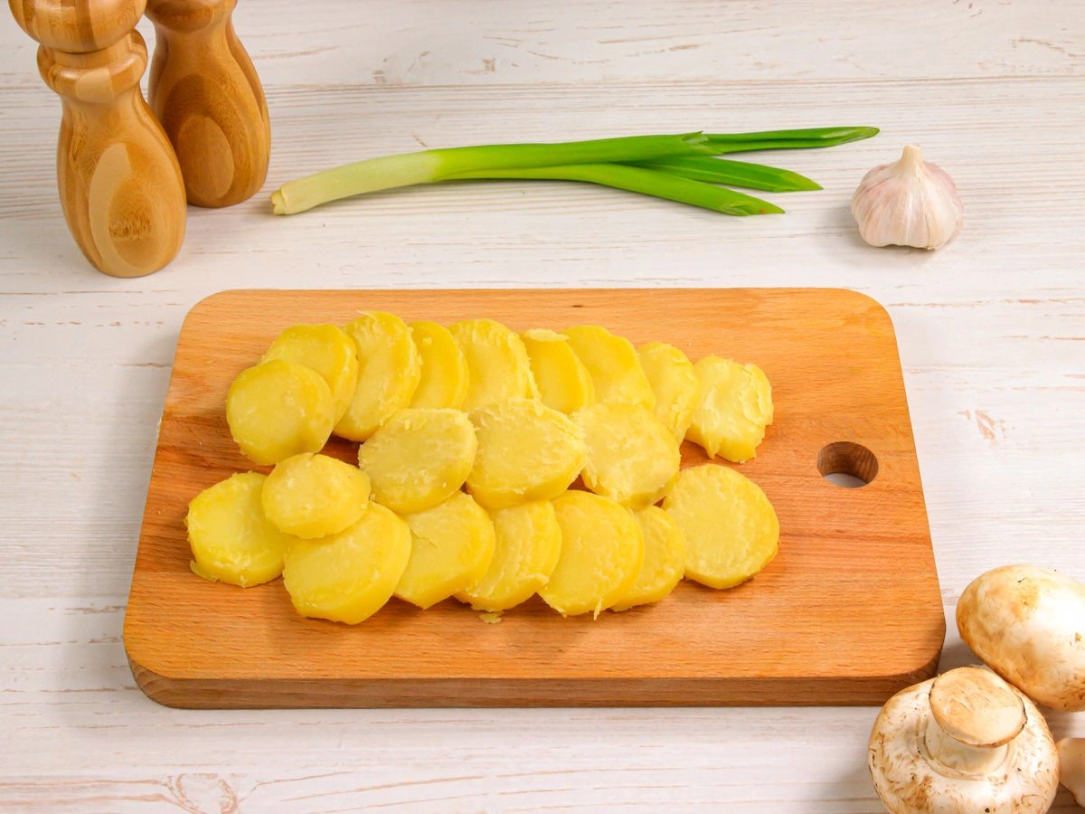 Шаг 5: Запеченный картофель с шампиньонами в сметане