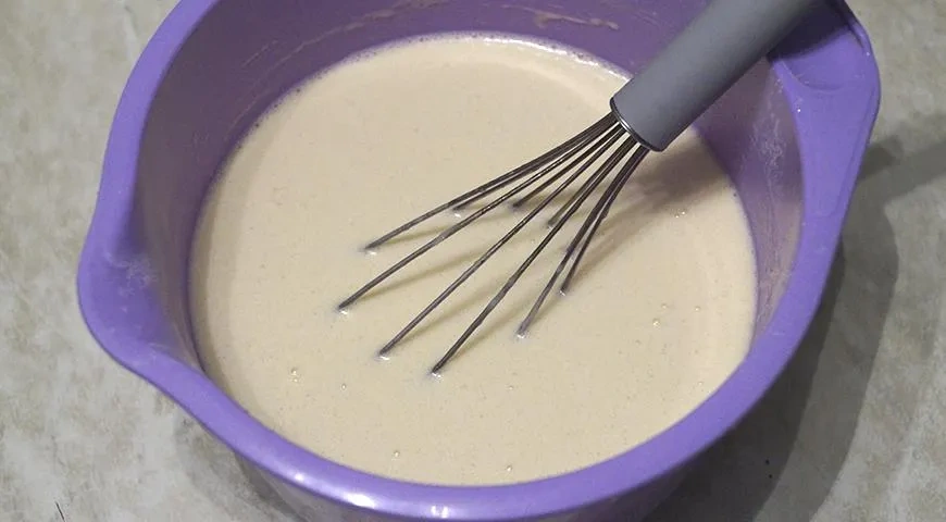 Заварные блины на молоке: шаг 5