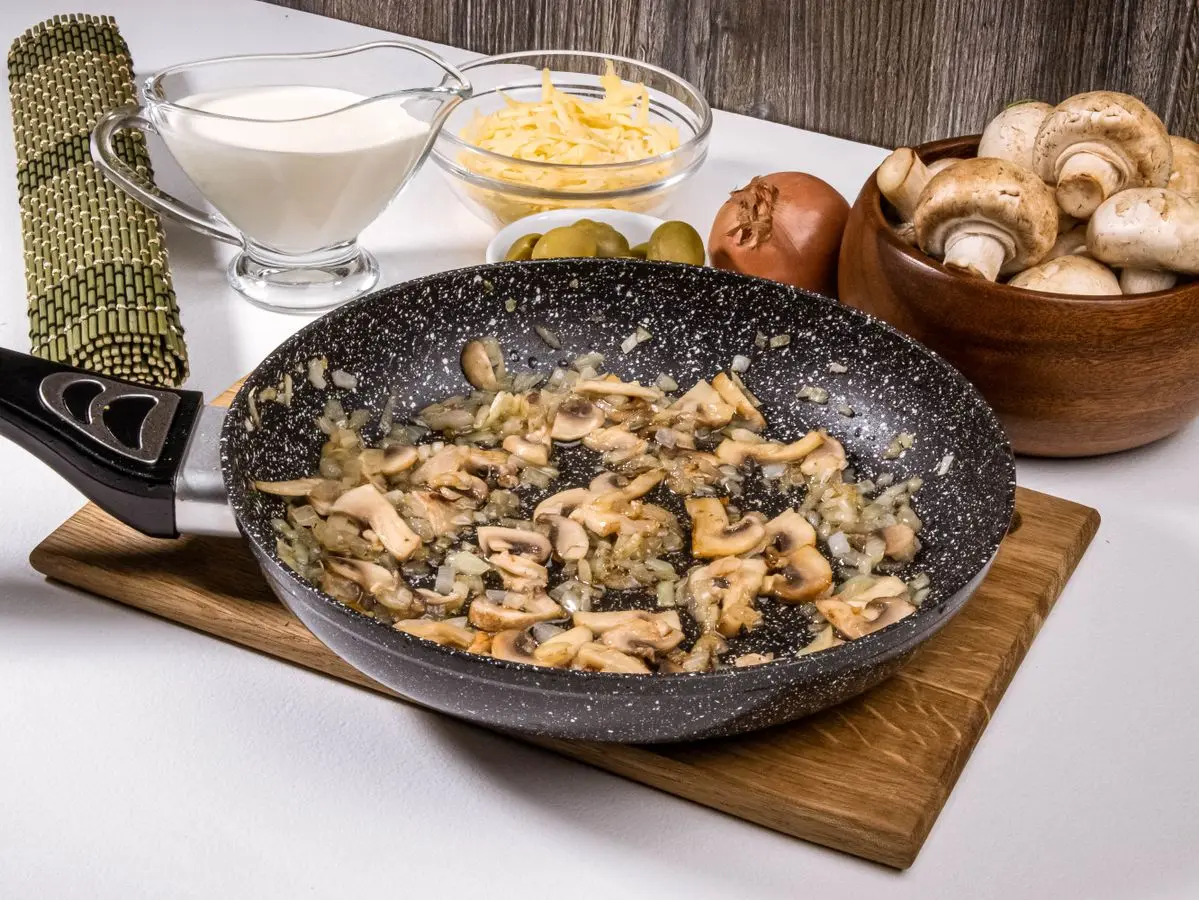 Шаг 5: Жюльен с оливками и стручковой фасолью