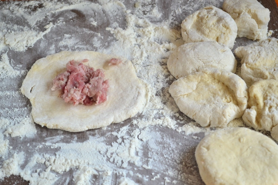 Шаг 6: Беляши с мясом
