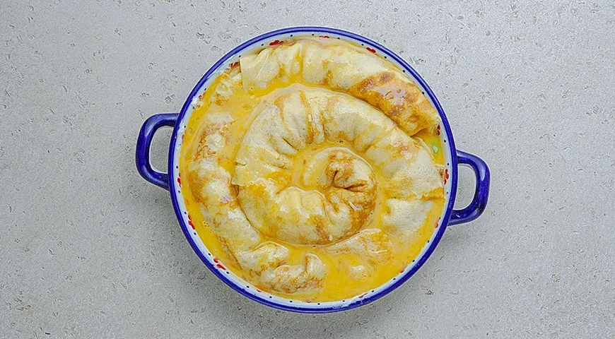 Блинная улитка с ветчиной и грибами: шаг 6