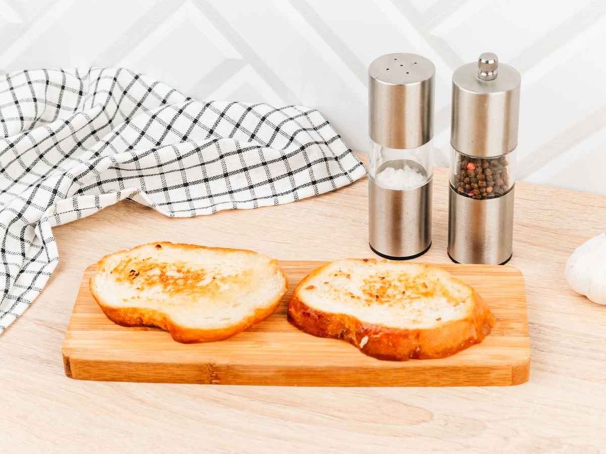 Шаг 6: Брускетта с лососем и песто