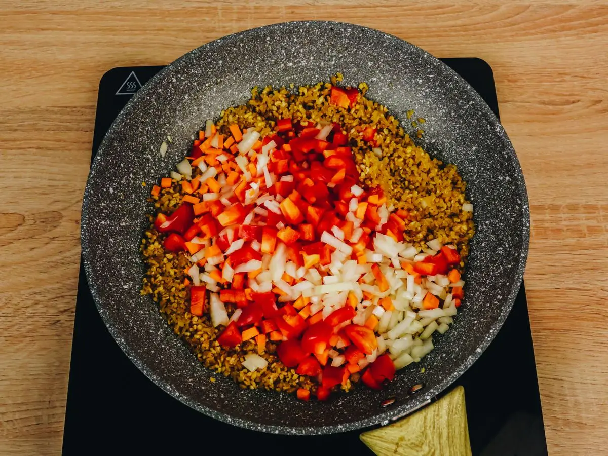 Шаг 6: Булгур с овощами и говядиной