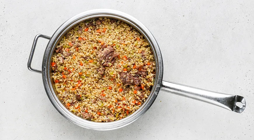 Булгур с тушенкой: шаг 6