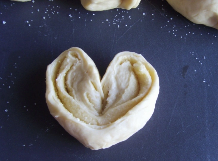 Шаг 6: Булочки сердечки с сахаром