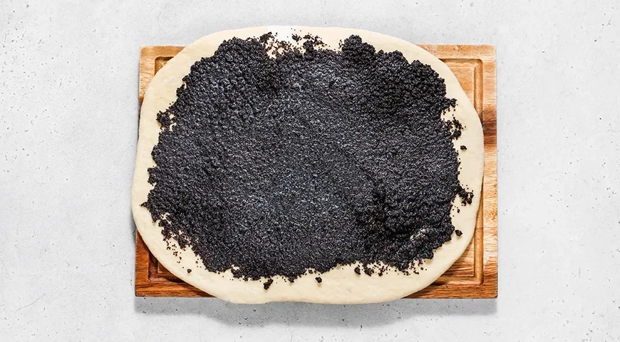 Булочки-«улитки» с маком и глазурью: шаг 6