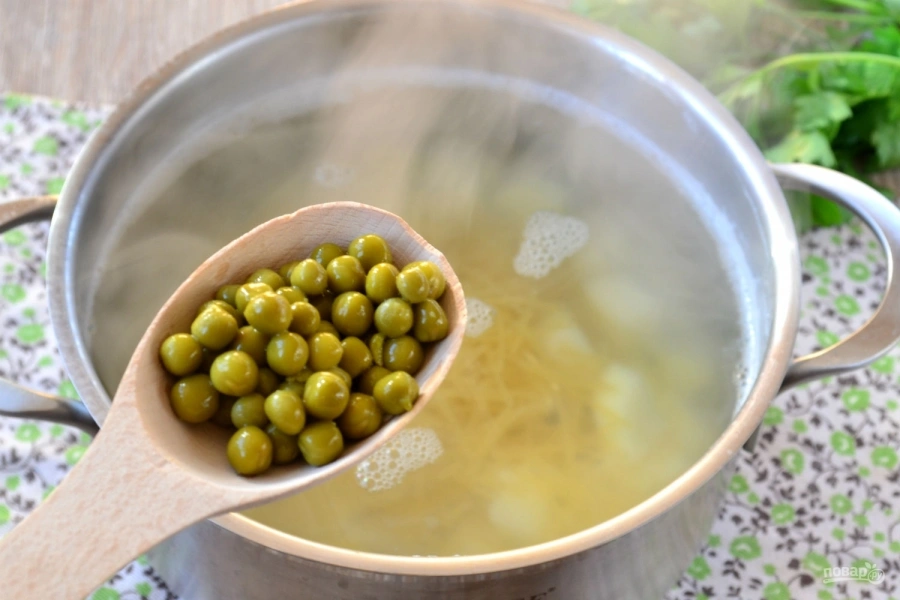 Шаг 6: Быстрый суп с сосисками