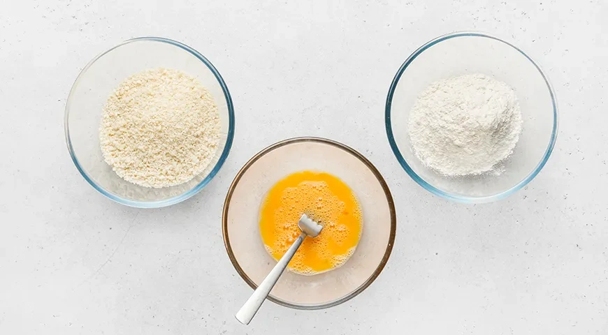 Чебуреки из капусты с куриным фаршем: шаг 6