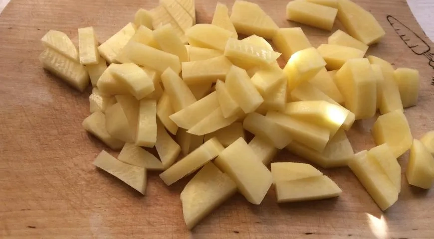 Домашний борщ на курином бульоне: шаг 6