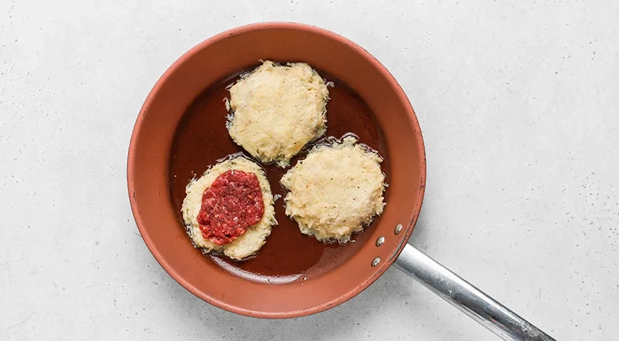 Драники с мясом: шаг 6