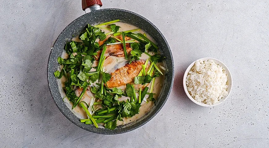 Филе индейки в кокосовом соусе на сковороде: шаг 6