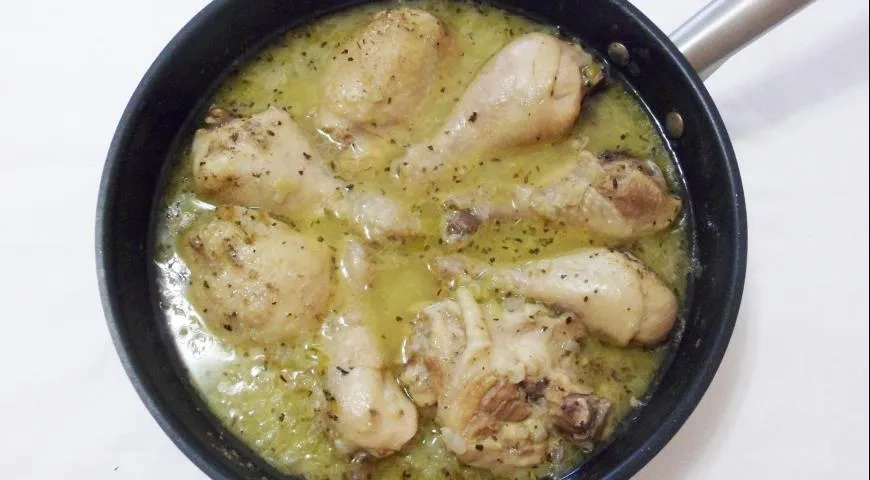 Фрикасе из курицы с шампиньонами и самыми доступными продуктами: шаг 6