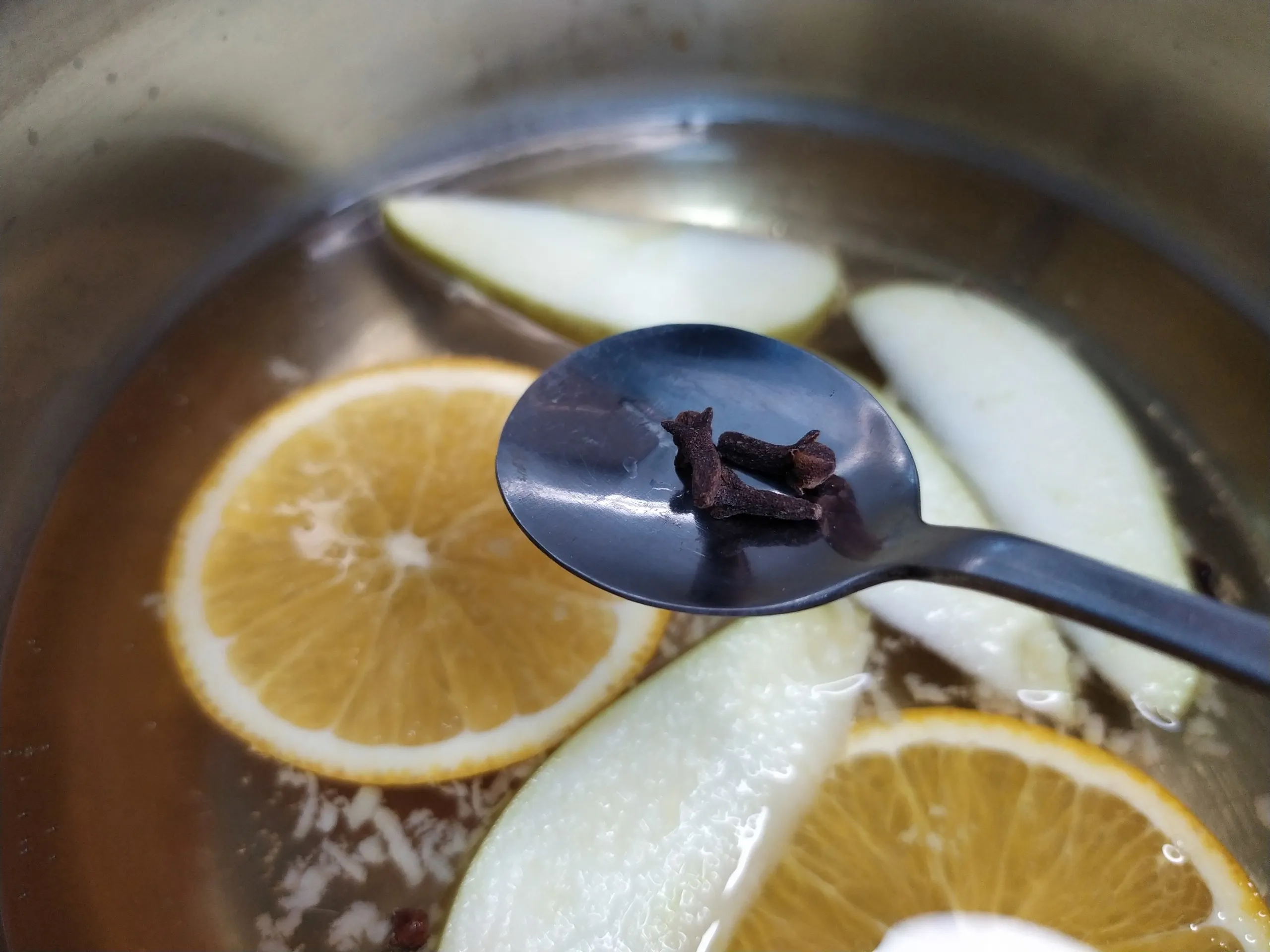 Шаг 6: Глинтвейн из белого вина