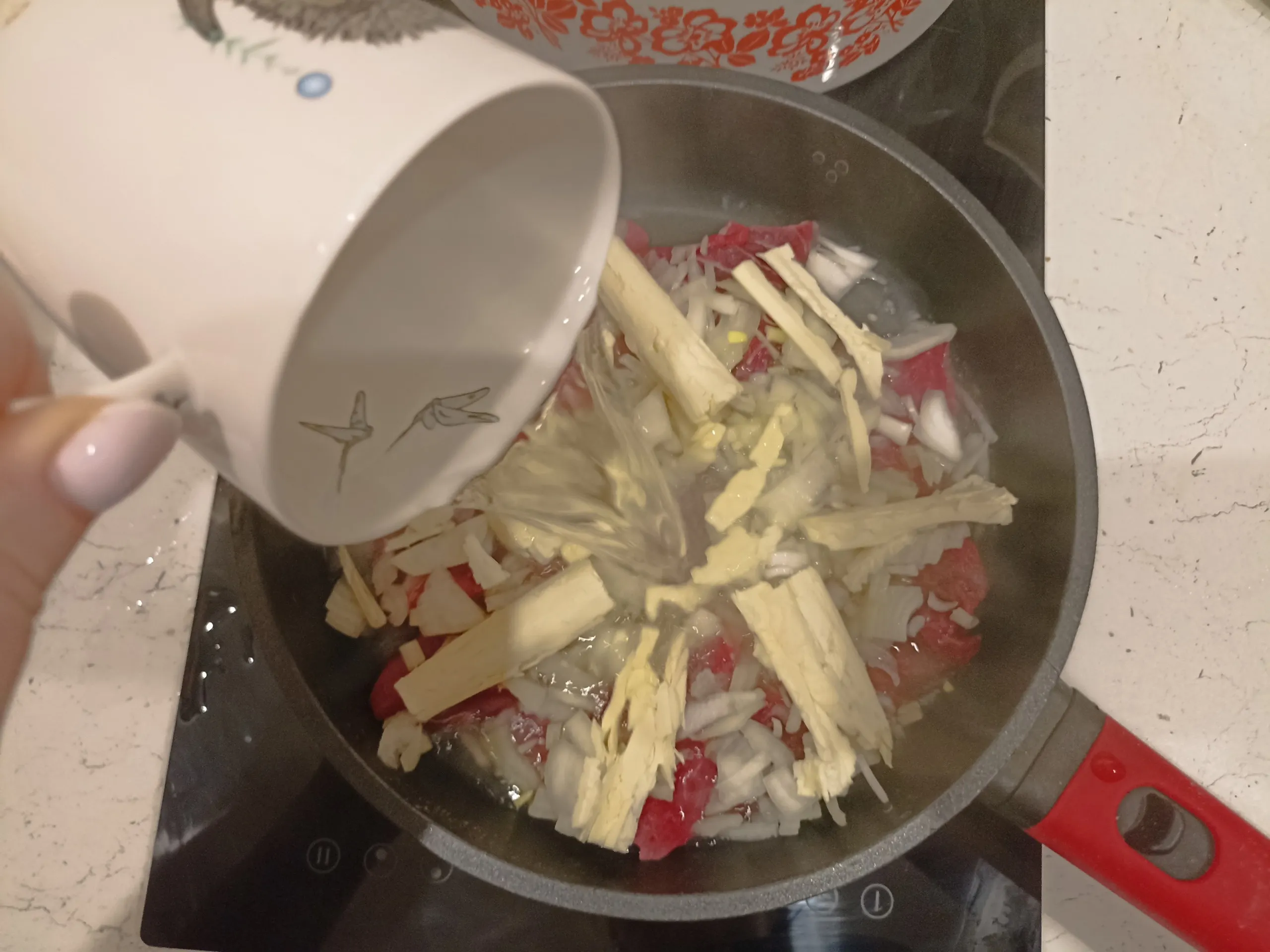 Шаг 6: Говядина, тушенная по-кремлёвски в сковороде