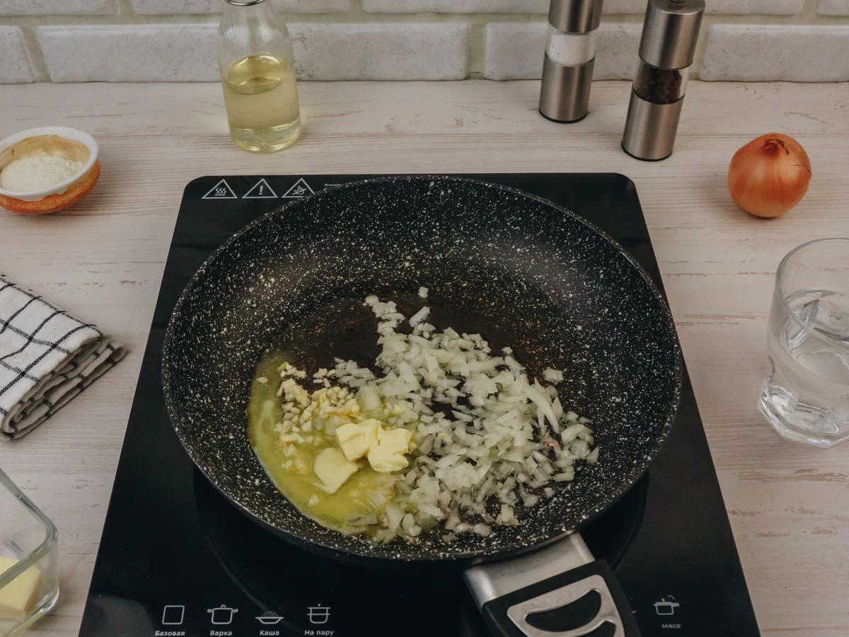 Шаг 6: Гречанники в сметанном соусе