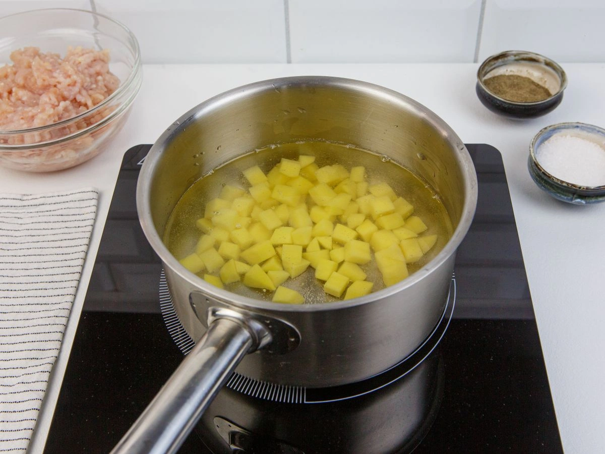 Шаг 6: Гречневый суп с фрикадельками