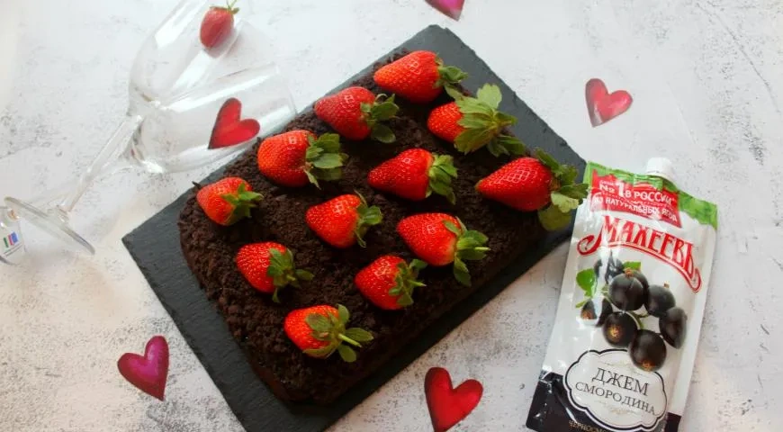 Грядка «Махеевъ» с клубникой к 14 февраля: шаг 6