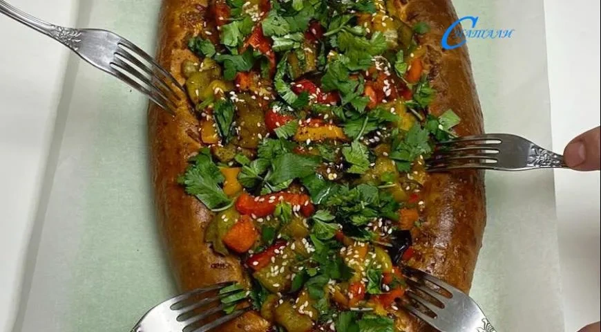 Хачапури с запеченными овощами: шаг 6