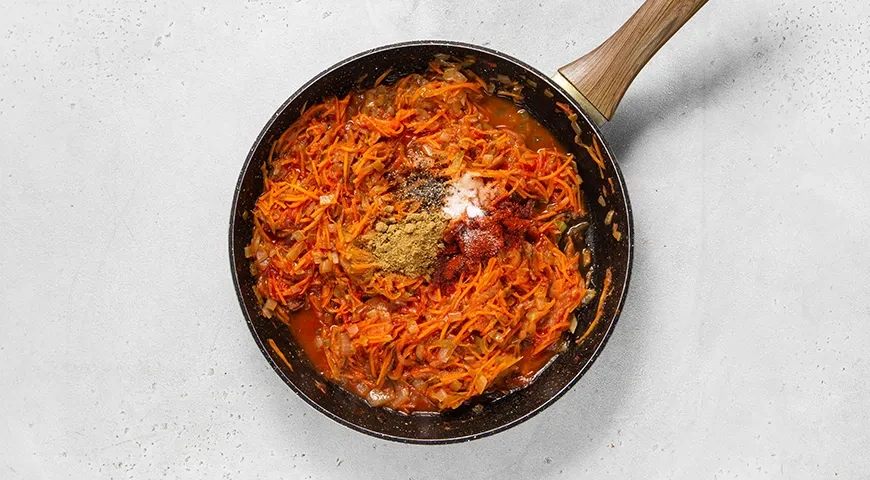 Икра из соленых огурцов и моркови: шаг 6