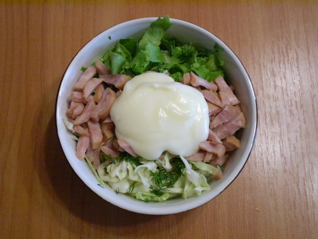 Шаг 6: Капустный салат с майонезом