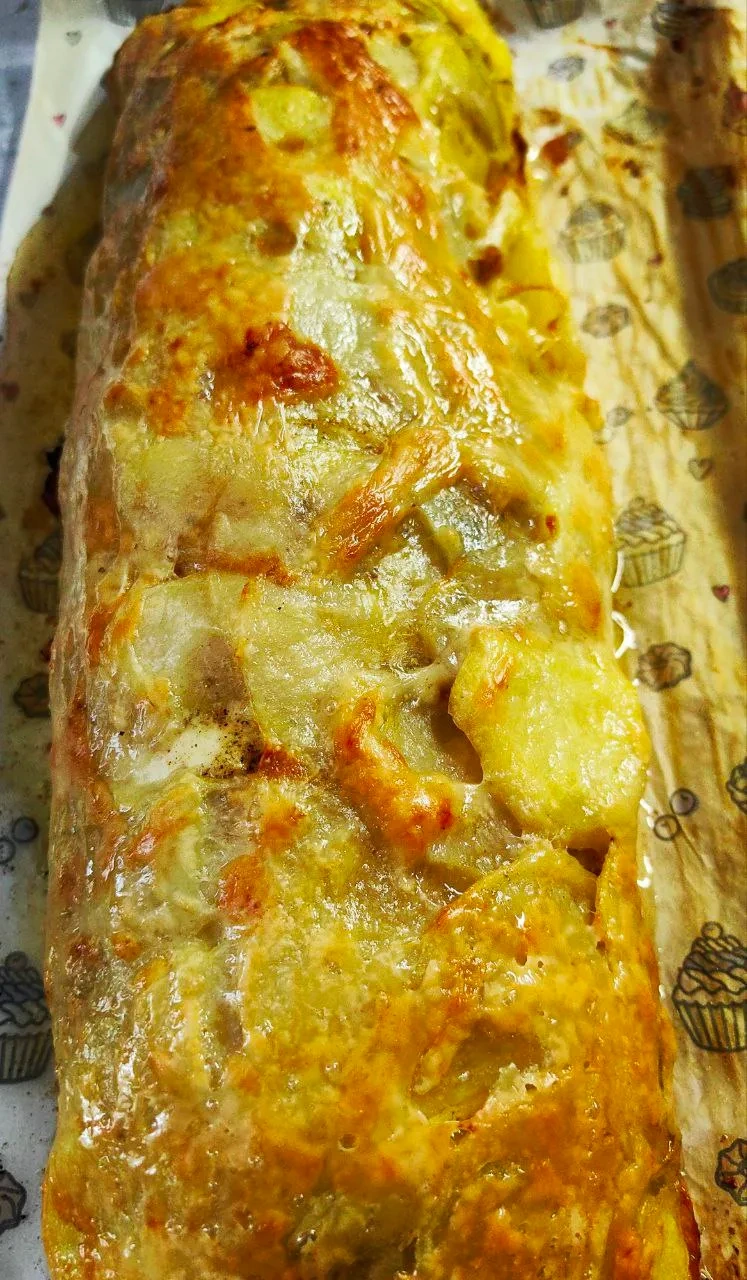 Картофельный рулет с фаршем: шаг 6