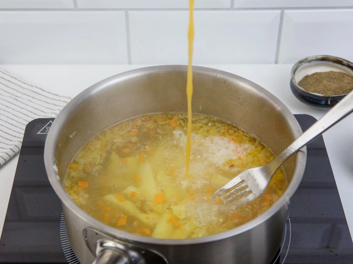 Шаг 6: Картофельный суп с яйцом