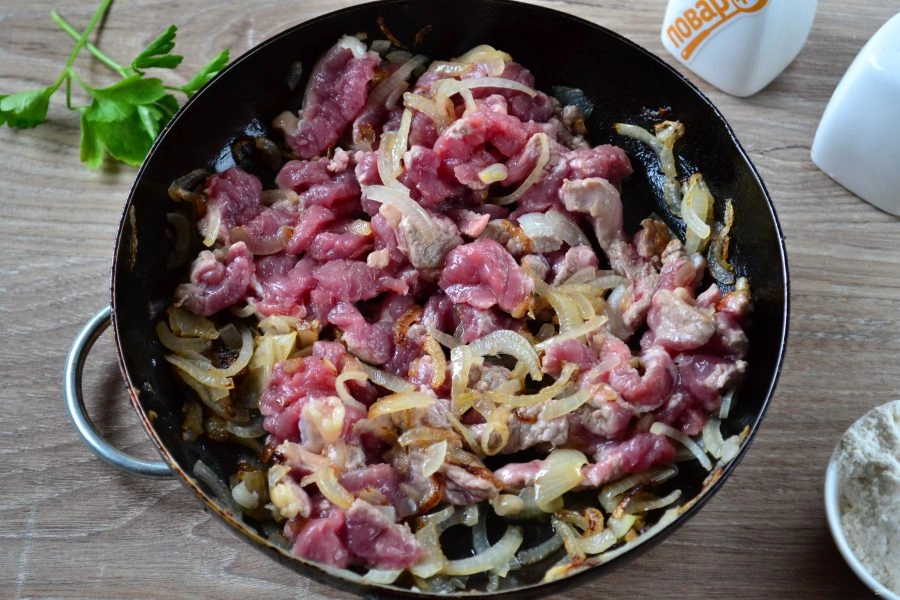 Шаг 6: Классический бефстроганов из говядины