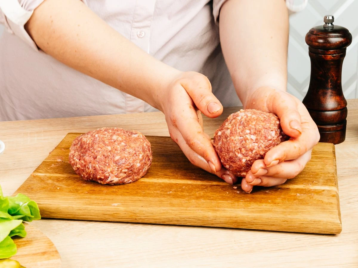 Шаг 6: Классический гамбургер