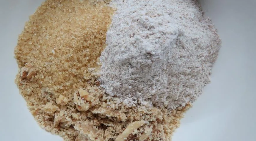 Королевская ватрушка с черникой и миндальным штрейзелем: шаг 6