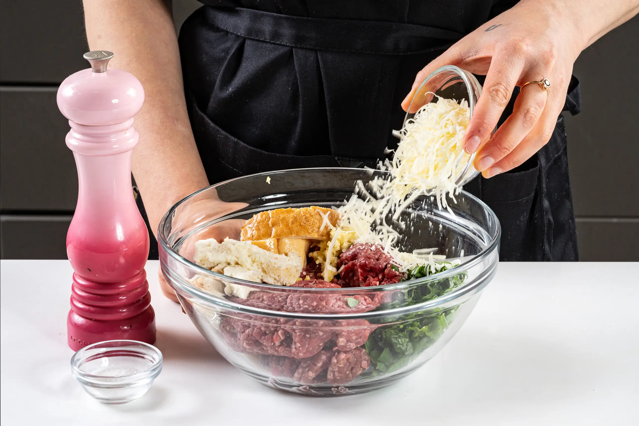 Шаг 6: Котлеты в духовке с томатным соусом