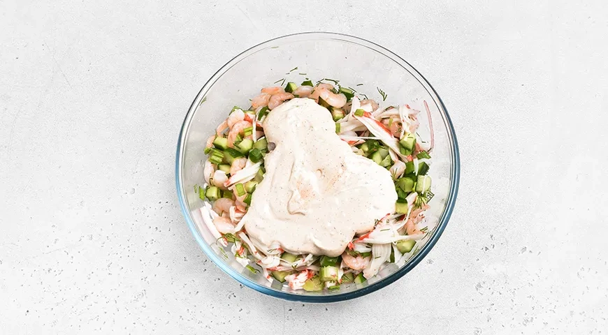 Крабовый салат с креветками: шаг 6