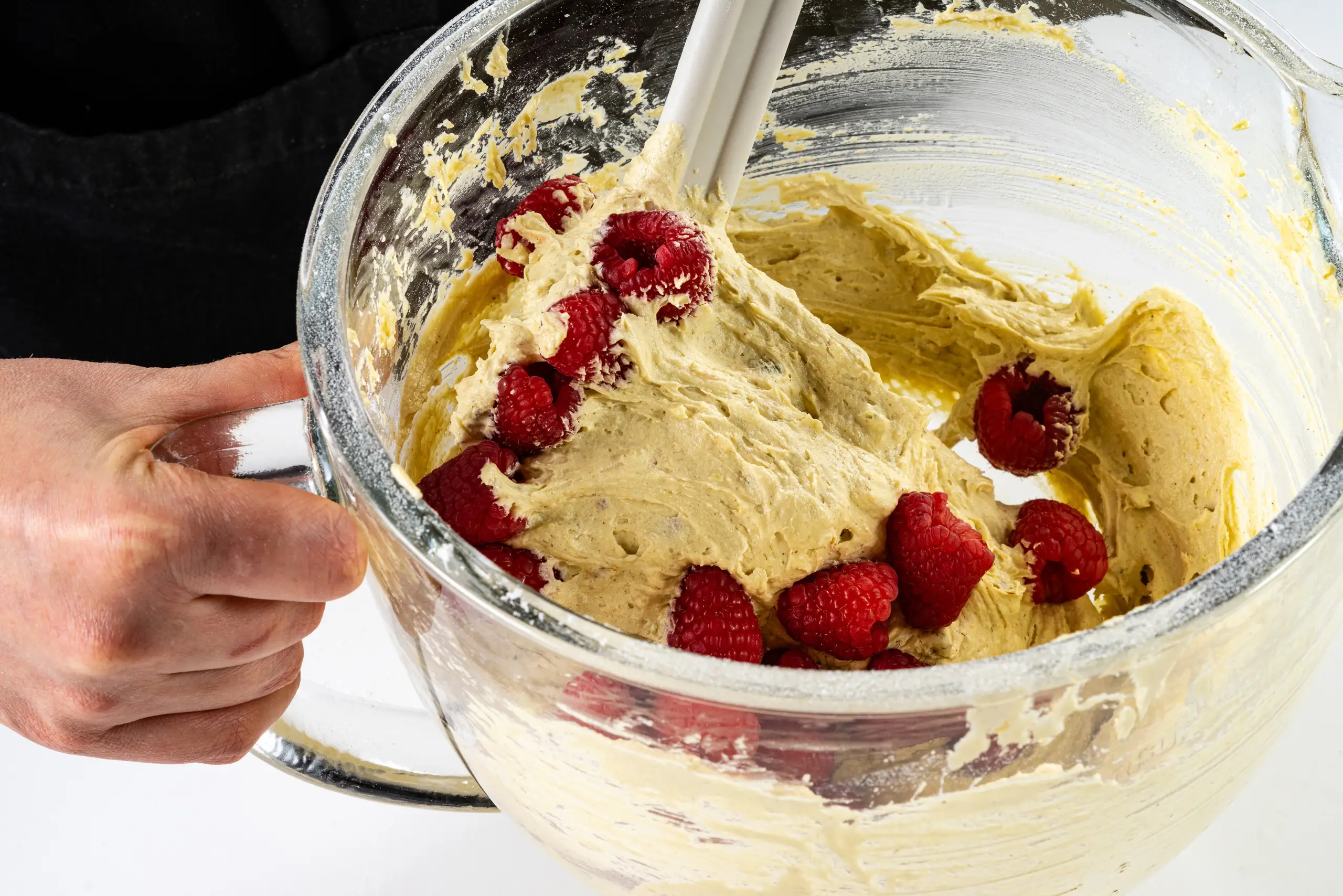 Шаг 6: Крамбл куки с фисташкой и малиной