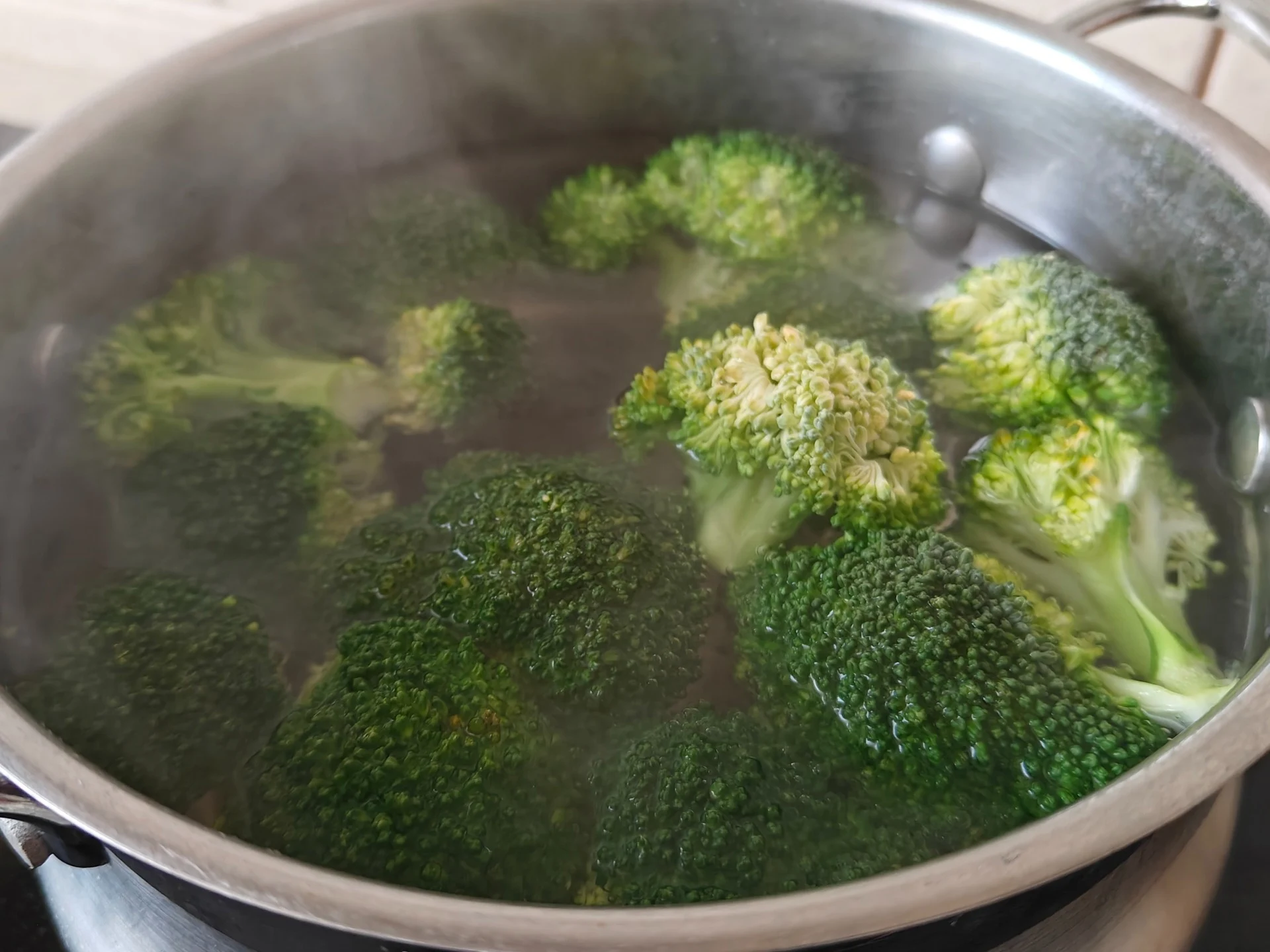 Шаг 6: Красная рыба с брокколи в сливочном соусе